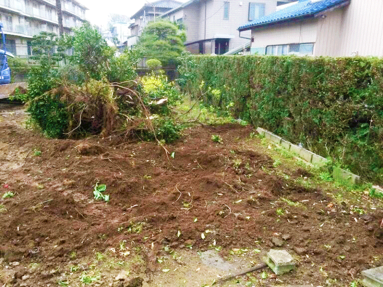庭の撤去作業