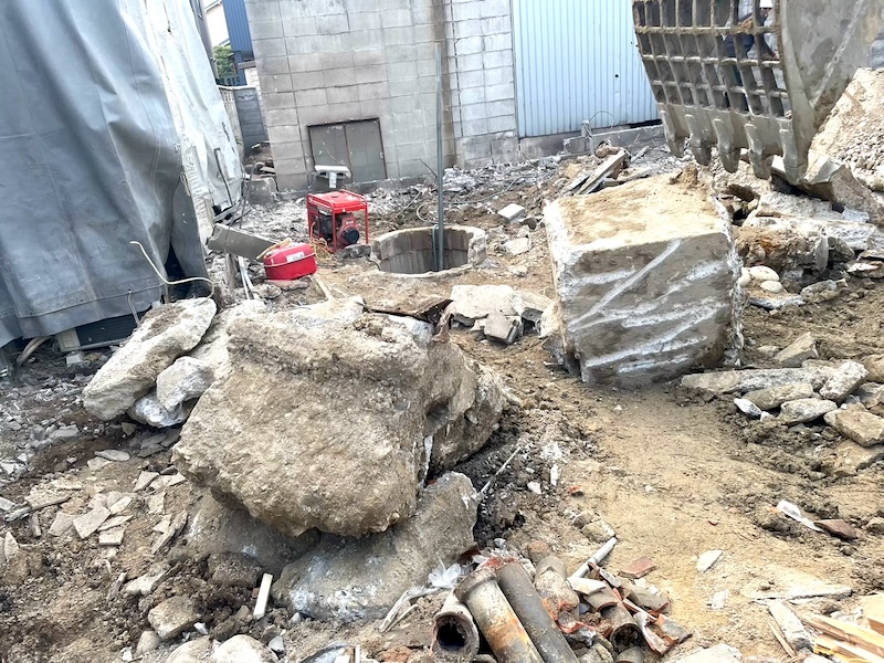 基礎コンクリートの撤去