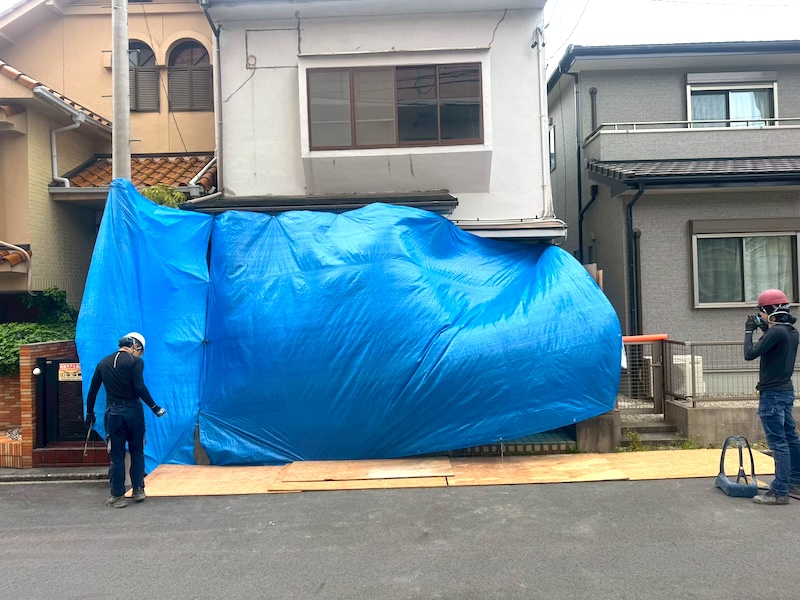 住宅密集地の解体
