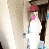 住宅のアスベスト撤去作業