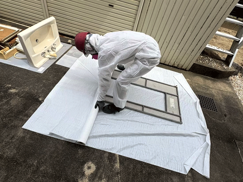 アスベストが含まれる建物の解体費用