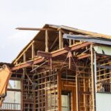 木造住宅の解体費用はいくら？坪数別の目安と階数などの見積もりのポイントを解説