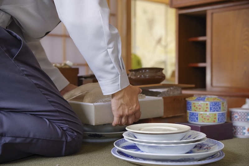 不用品を片付けて処分する