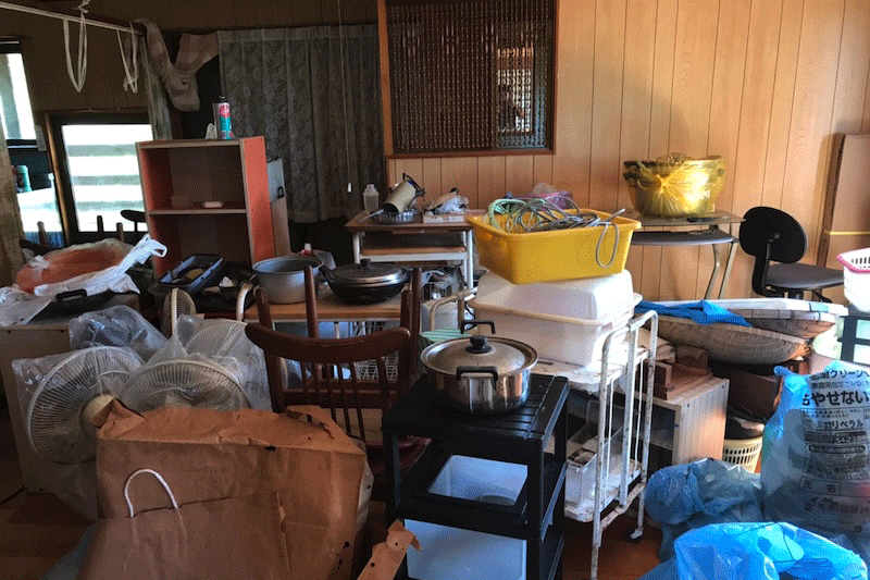 解体工事前の片付け