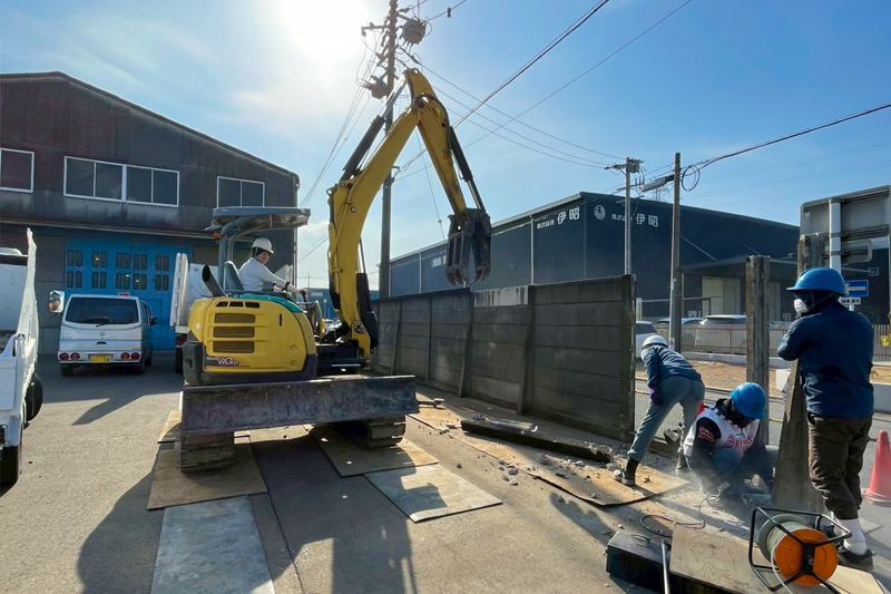 ブロック堀の解体作業