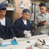 解体工事で外国人労働者が増えている理由とは？業界の現状と今後を解説します。