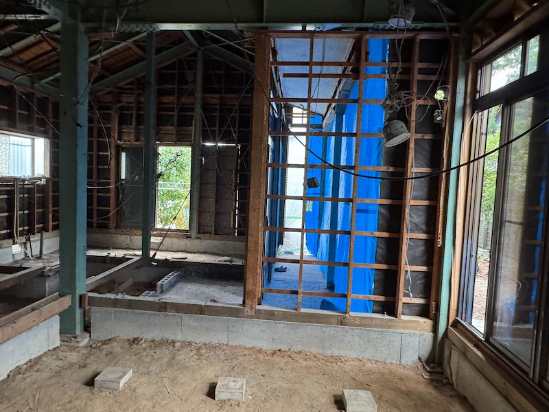 鉄骨造2階建て住宅における1階部分のスケルトン解体工事