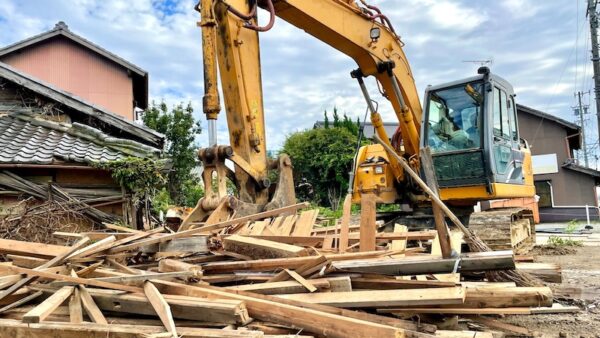 名古屋で古い木造住宅・空き家の解体を考えているなら知っておくべき、法律・申請・解体手順のすべて
