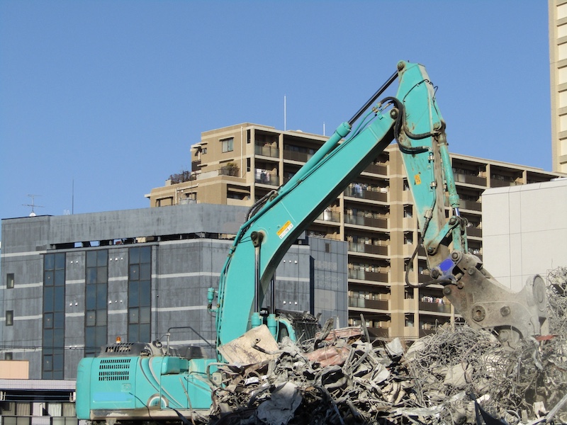 鉄筋コンクリート造建物解体工事現場