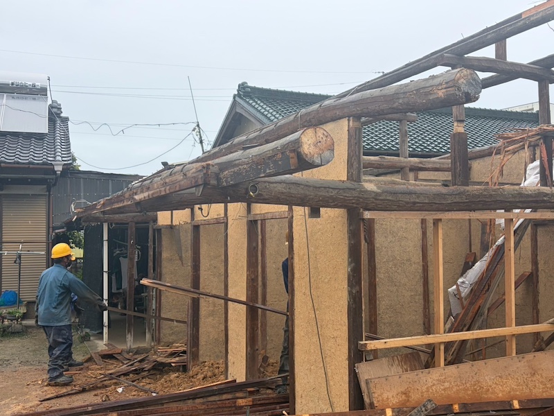 狭小地での重機・車両搬入の工夫